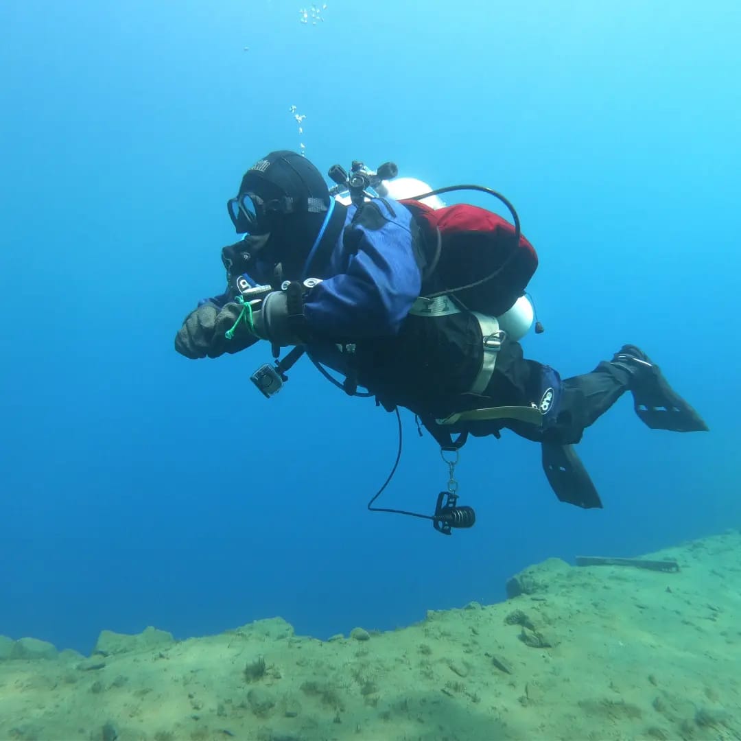 Sukeltajamme suorittamassa sukellusta